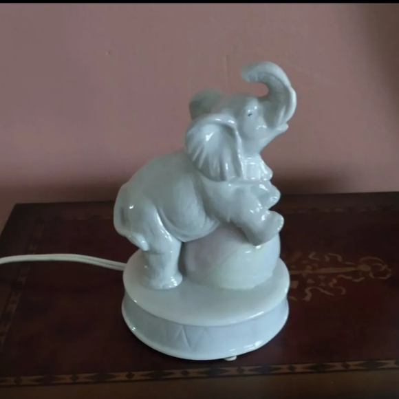 Ceramic Night Light Elephant Trunk Up - Picture 2 of 6